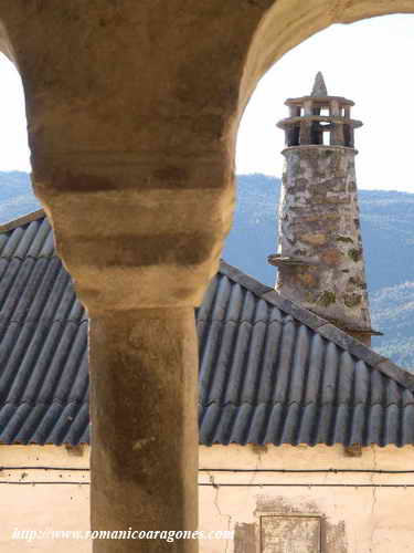 DETALLE INTERIOR DE LA VENTANA GEMINADA